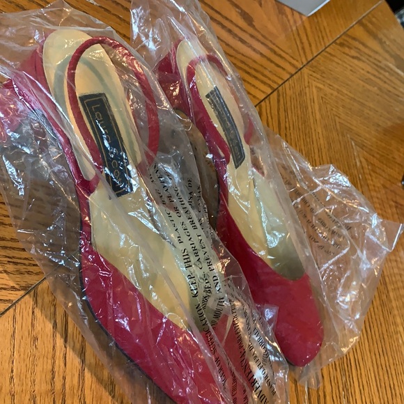 LAURA  SCOTT - Picture 3 of 9